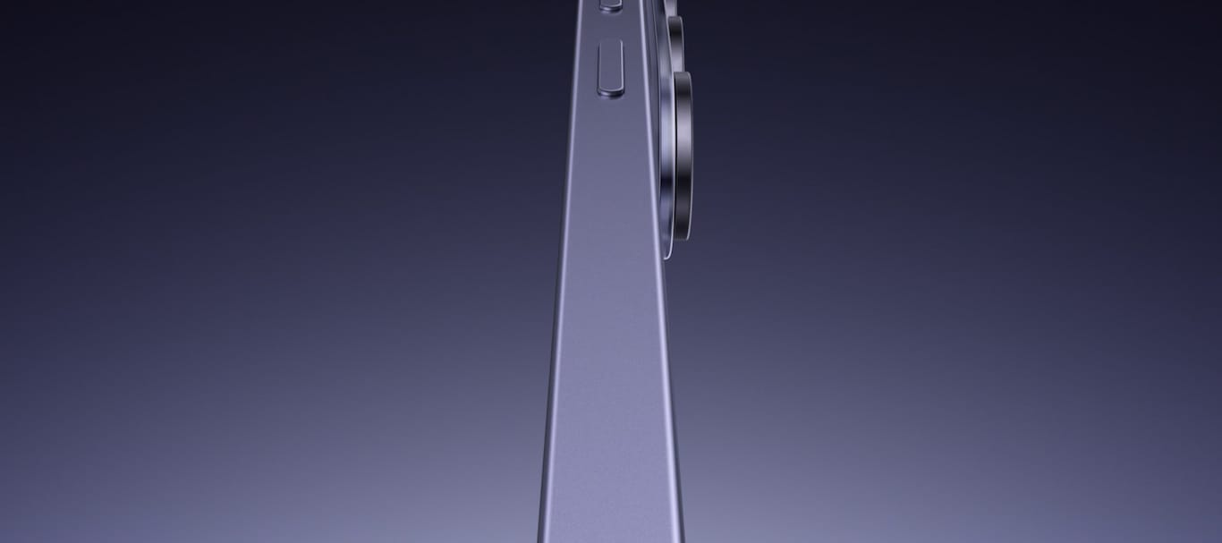 Close up of the side of Galaxy S26 Ultra in Cobalt Violet.